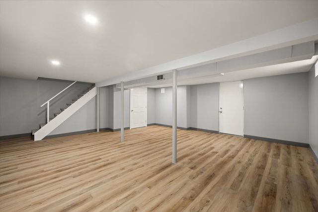 18 Pearl St, Taunton, MA 02780