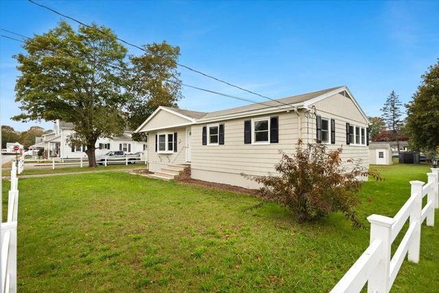 18 Pearl St, Taunton, MA 02780