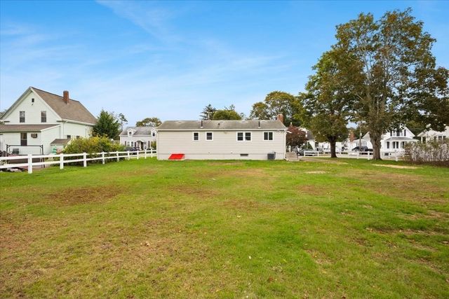 18 Pearl St, Taunton, MA 02780