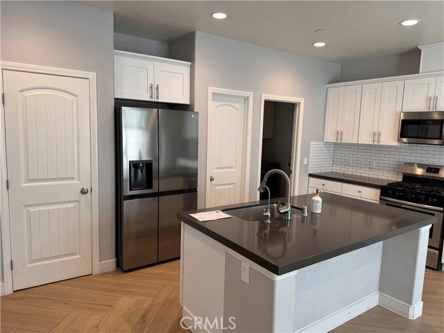 501 Villa Way, Colton, CA 92324