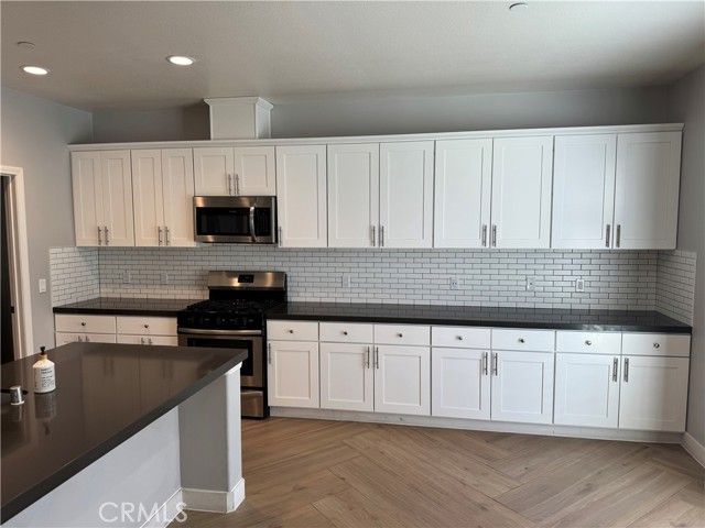 501 Villa Way, Colton, CA 92324