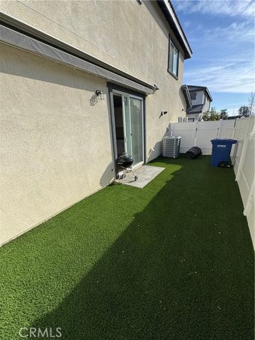 501 Villa Way, Colton, CA 92324