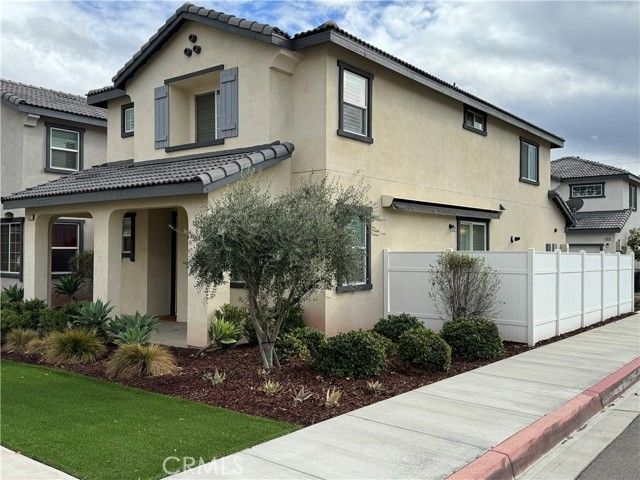 501 Villa Way, Colton, CA 92324