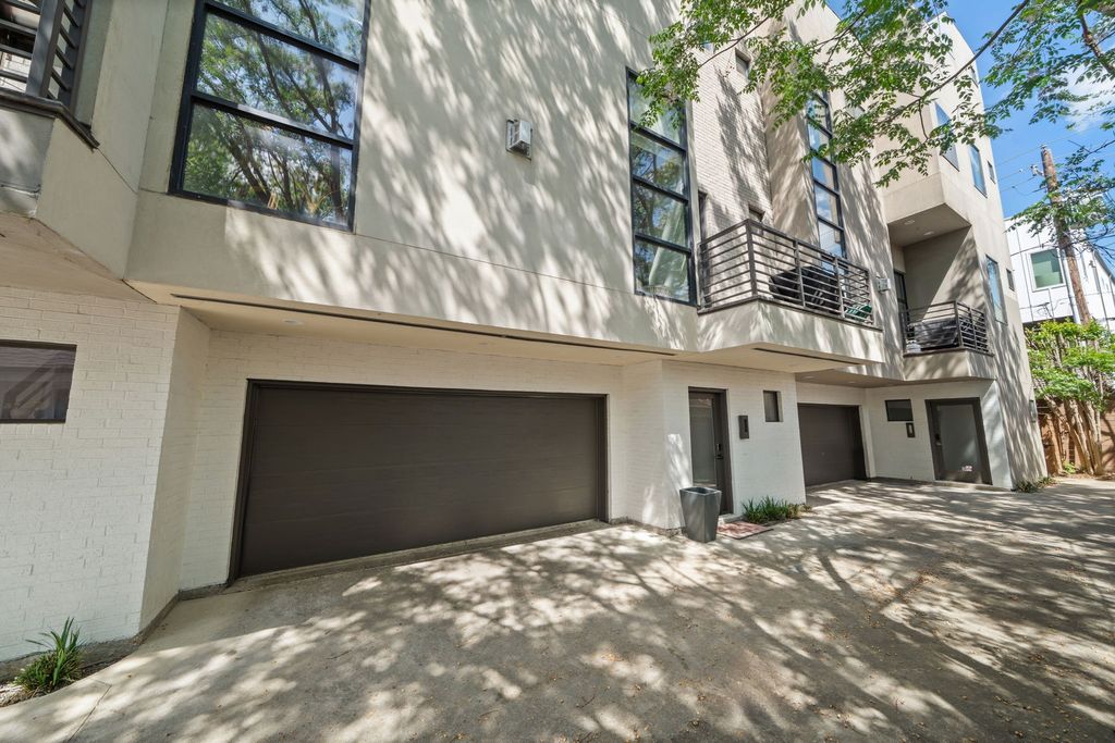 1906 Euclid Avenue C, Dallas, TX 75206