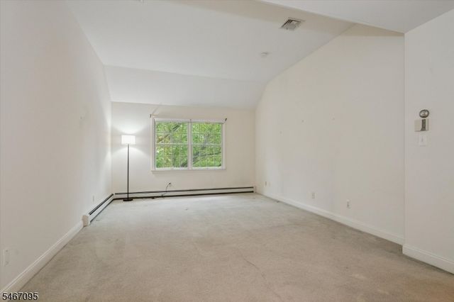 305 Huntington Ct, Wyckoff Twp., NJ 07481