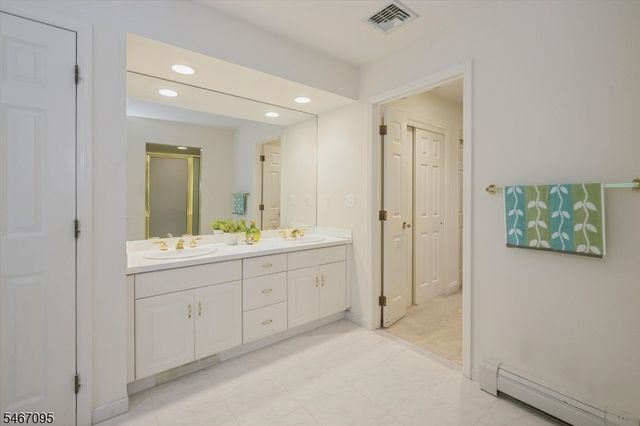 305 Huntington Ct, Wyckoff Twp., NJ 07481