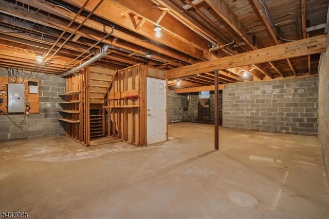 305 Huntington Ct, Wyckoff Twp., NJ 07481