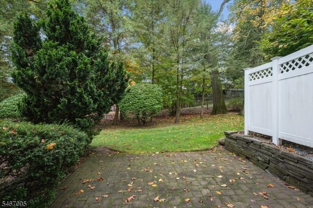 305 Huntington Ct, Wyckoff Twp., NJ 07481