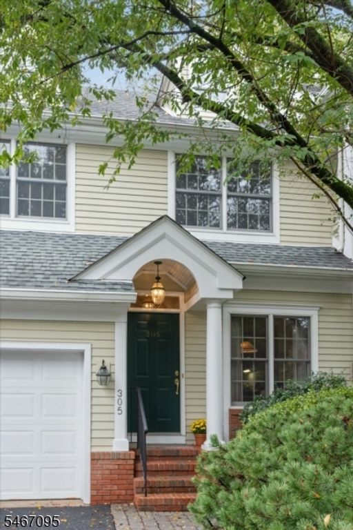 305 Huntington Ct, Wyckoff Twp., NJ 07481 — photo 2