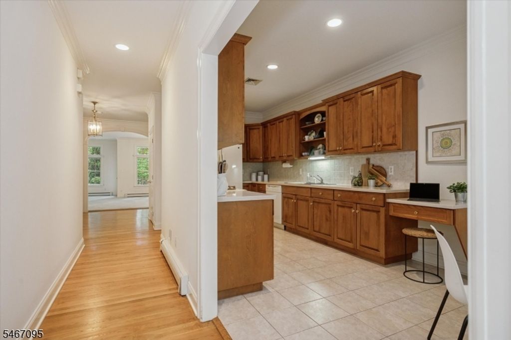 305 Huntington Ct, Wyckoff Twp., NJ 07481 — photo 5