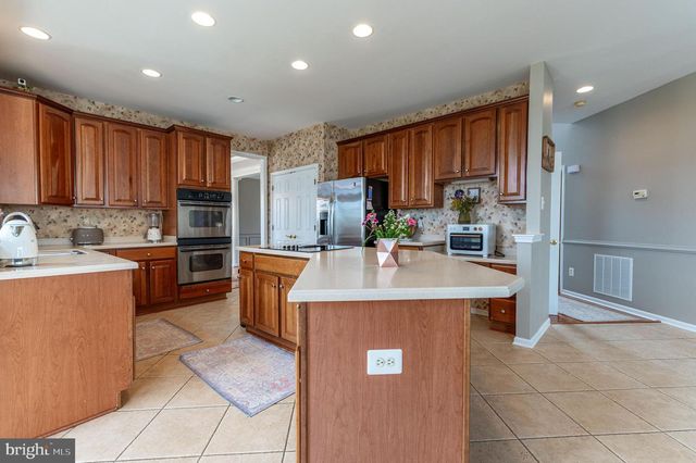 7 LOWER WAY RD, Easton, PA 18045
