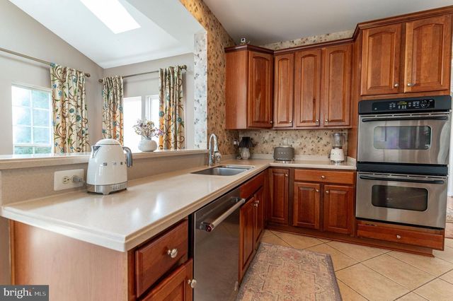 7 LOWER WAY RD, Easton, PA 18045
