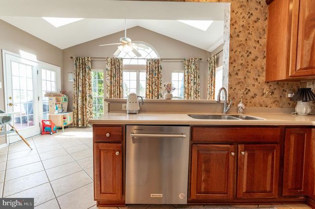 7 LOWER WAY RD, Easton, PA 18045