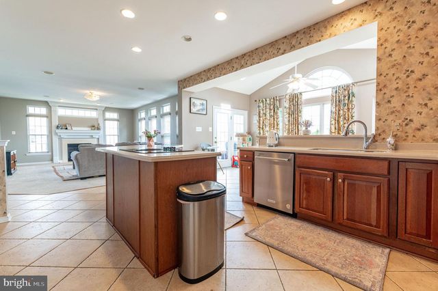 7 LOWER WAY RD, Easton, PA 18045