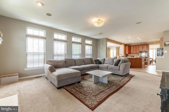 7 LOWER WAY RD, Easton, PA 18045