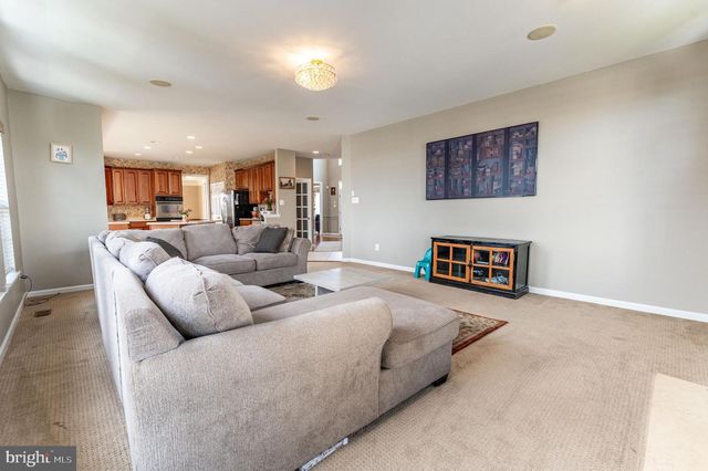 7 LOWER WAY RD, Easton, PA 18045