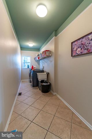 7 LOWER WAY RD, Easton, PA 18045