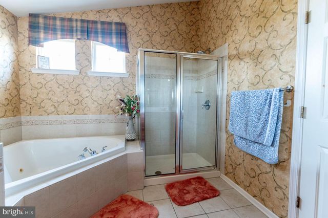 7 LOWER WAY RD, Easton, PA 18045