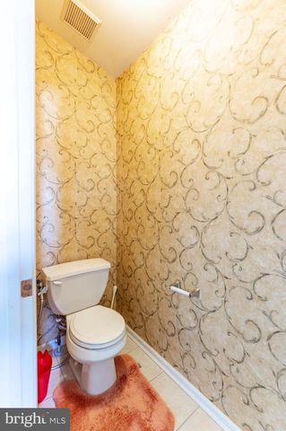 7 LOWER WAY RD, Easton, PA 18045