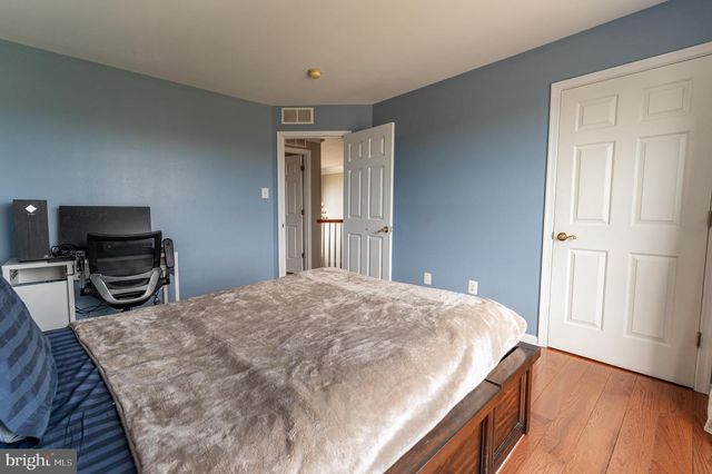 7 LOWER WAY RD, Easton, PA 18045