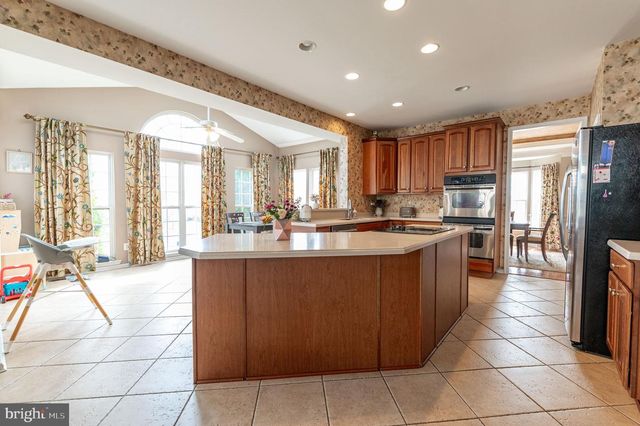 7 LOWER WAY RD, Easton, PA 18045