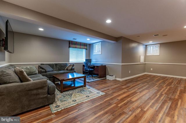 7 LOWER WAY RD, Easton, PA 18045