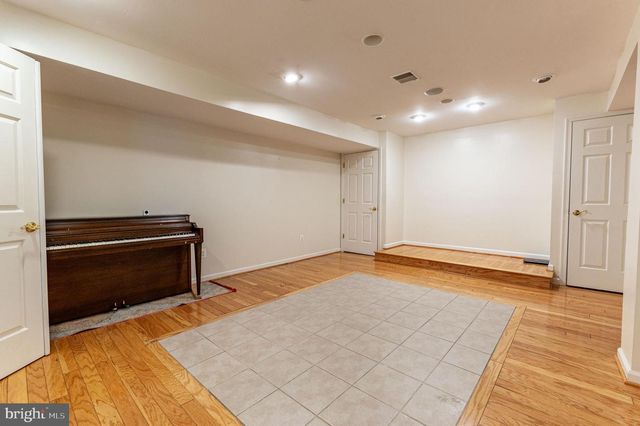 7 LOWER WAY RD, Easton, PA 18045