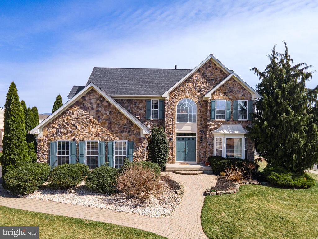 7 LOWER WAY RD, Easton, PA 18045