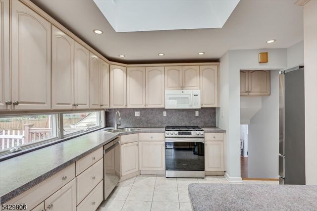 3229 Clark La, South Plainfield Boro, NJ 07080