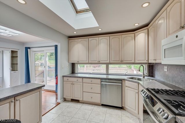 3229 Clark La, South Plainfield Boro, NJ 07080