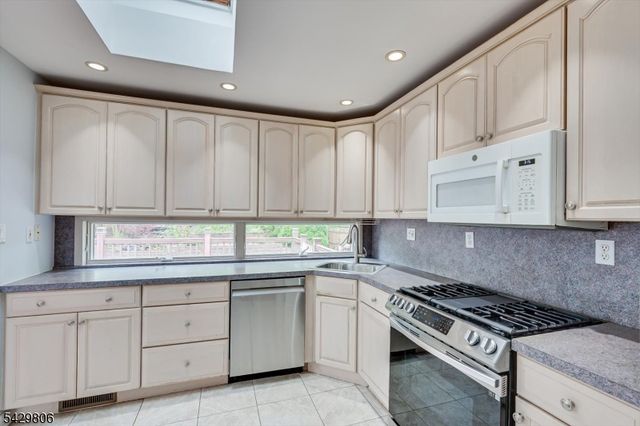3229 Clark La, South Plainfield Boro, NJ 07080