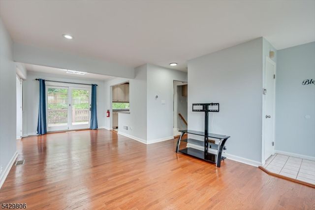 3229 Clark La, South Plainfield Boro, NJ 07080