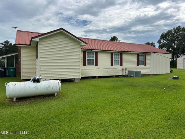12940 Preacher Powell Road Road, Carriere, MS 39426