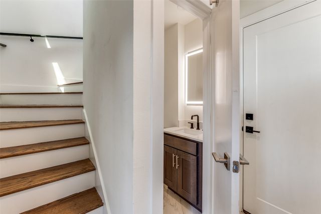 4519 San Jacinto Street 106, Dallas, TX 75204