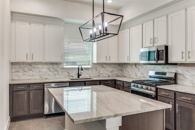 4519 San Jacinto Street 106, Dallas, TX 75204