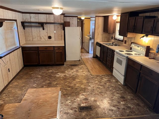 408 Private Road 7702, Emory, TX 75440