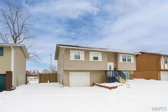 35 Briarcliff Drive, Granite City, IL 62040