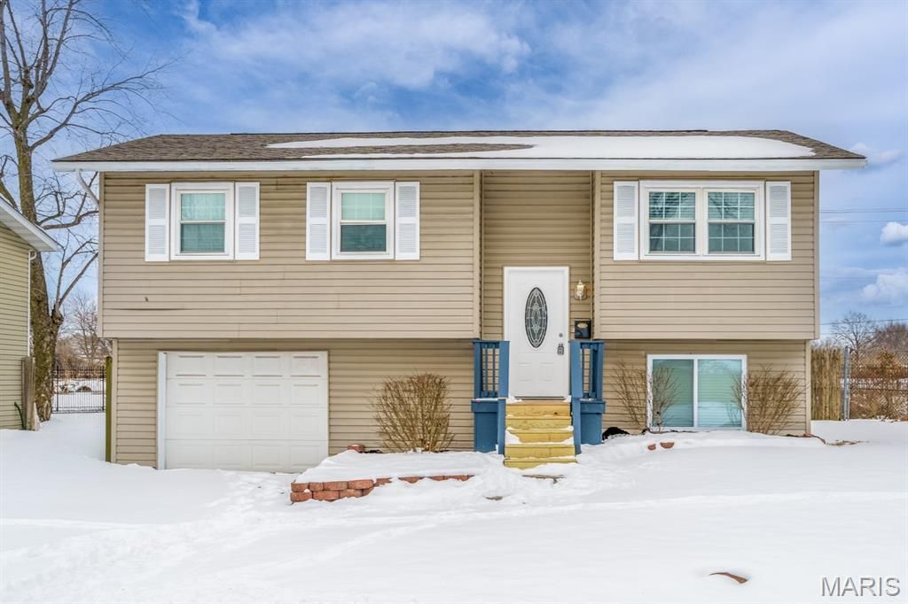 35 Briarcliff Drive, Granite City, IL 62040