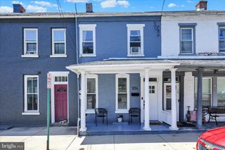 10-1/2 S 5TH ST, Columbia, PA 17512