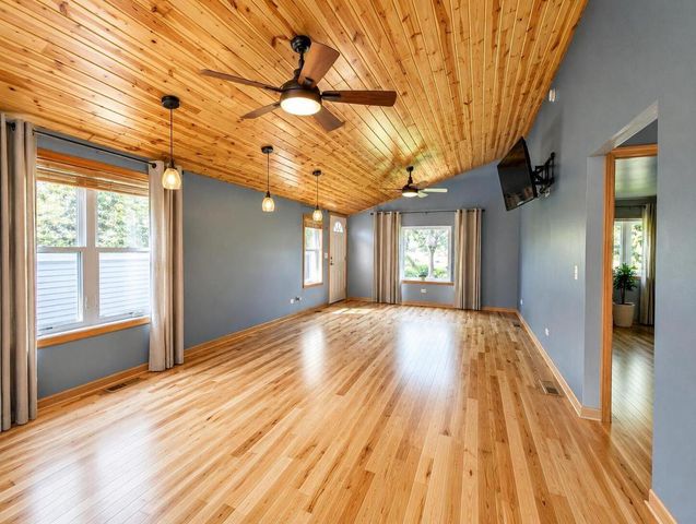 25730 93RD STREET, Salem, WI 53168