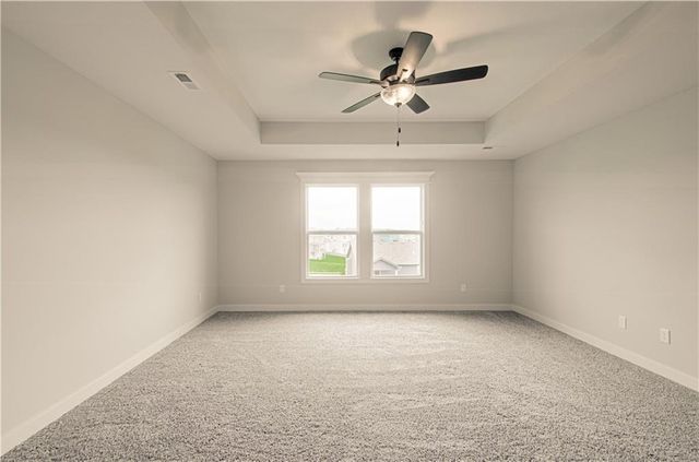 11821 N Wheeling Avenue, Kansas City, MO 64156