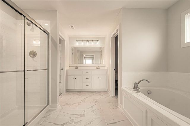 11821 N Wheeling Avenue, Kansas City, MO 64156