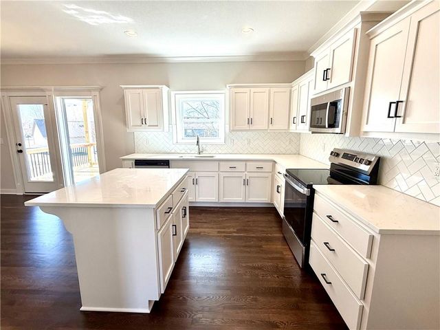 11821 N Wheeling Avenue, Kansas City, MO 64156