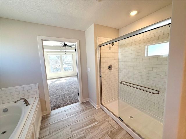 11821 N Wheeling Avenue, Kansas City, MO 64156