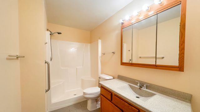 36955 N Garrick Avenue, Waukegan, IL 60087