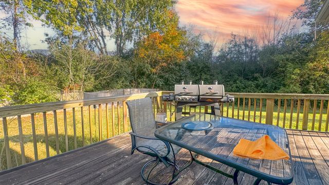 36955 N Garrick Avenue, Waukegan, IL 60087