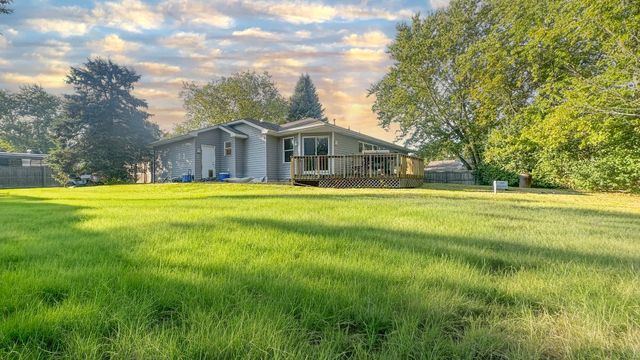 36955 N Garrick Avenue, Waukegan, IL 60087