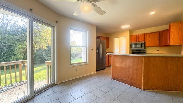 36955 N Garrick Avenue, Waukegan, IL 60087