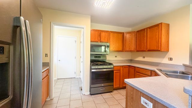 36955 N Garrick Avenue, Waukegan, IL 60087