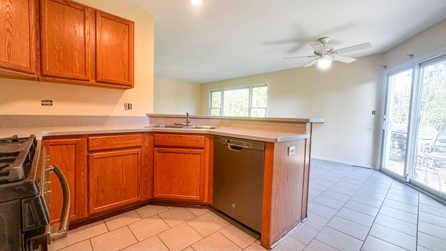 36955 N Garrick Avenue, Waukegan, IL 60087